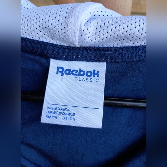 Reebok Men's White, Red, and Blue Rain Jacket_ Large - Picture 4 of 10